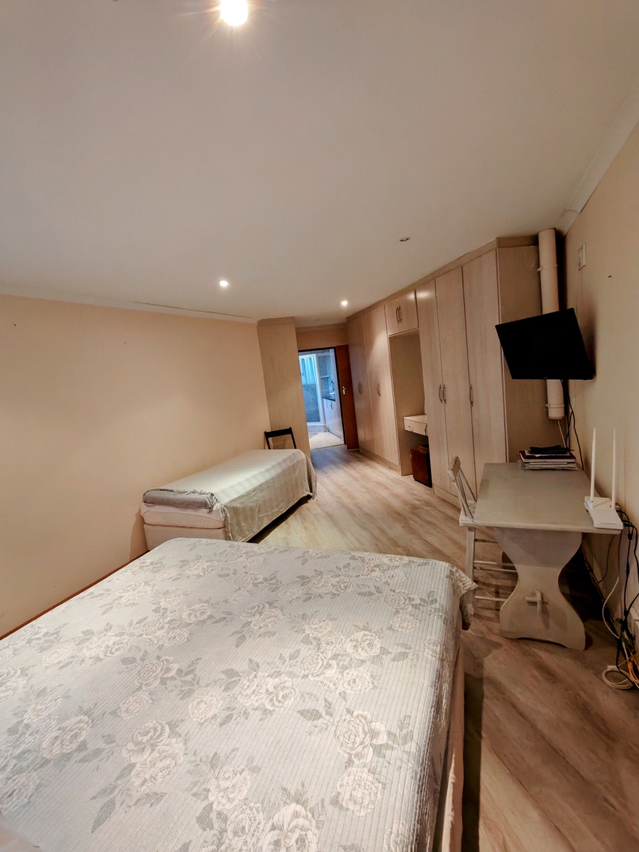 4 Bedroom Property for Sale in De Kelders Western Cape